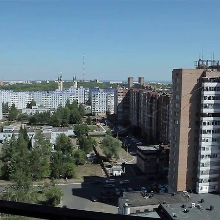 Apartamenty V Centre Na Stroitelei 30 Nizjnekamsk Buitenkant foto
